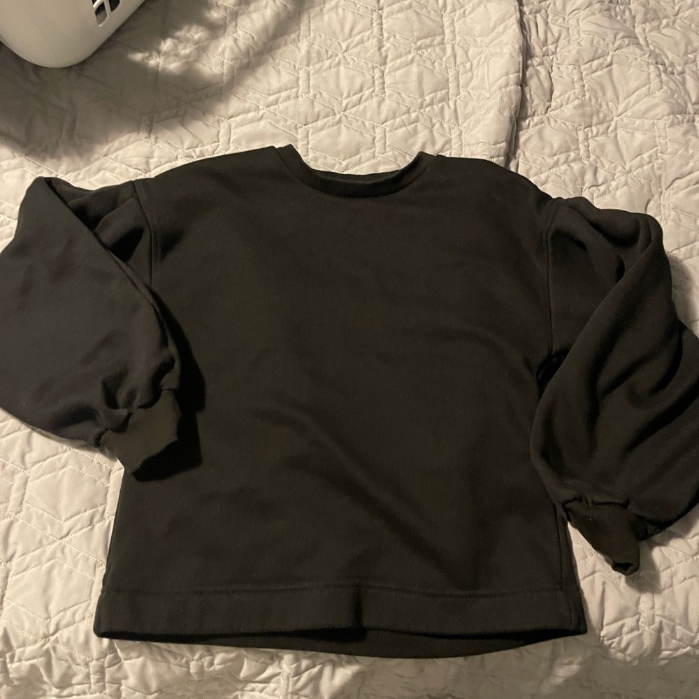 Women's zara bell sleeve crewneck Sweater